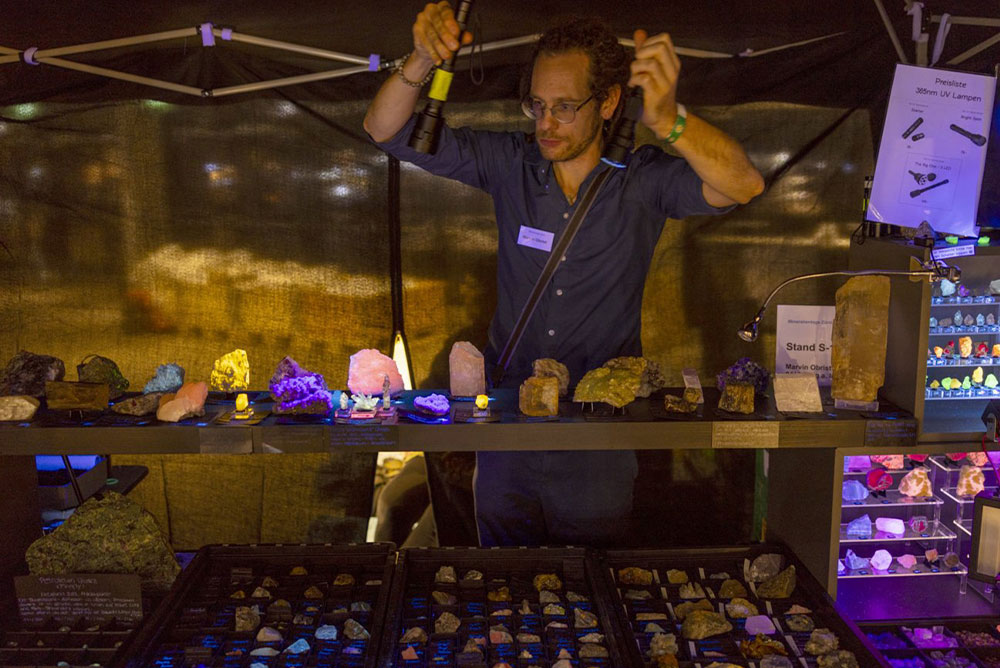 Mineralientage Zurich UV Licht
