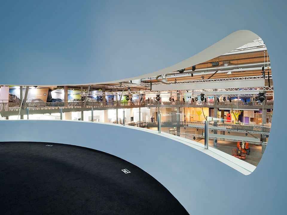 Planet Blick in die arena