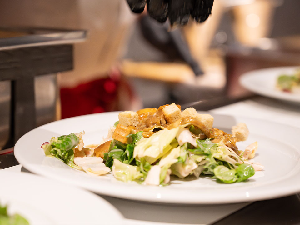 catering in der umwelt arena salat